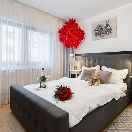 Happy Bubble I Timpuri Noi 1Br Apt 4 Ppl بوخارست المظهر الخارجي الصورة