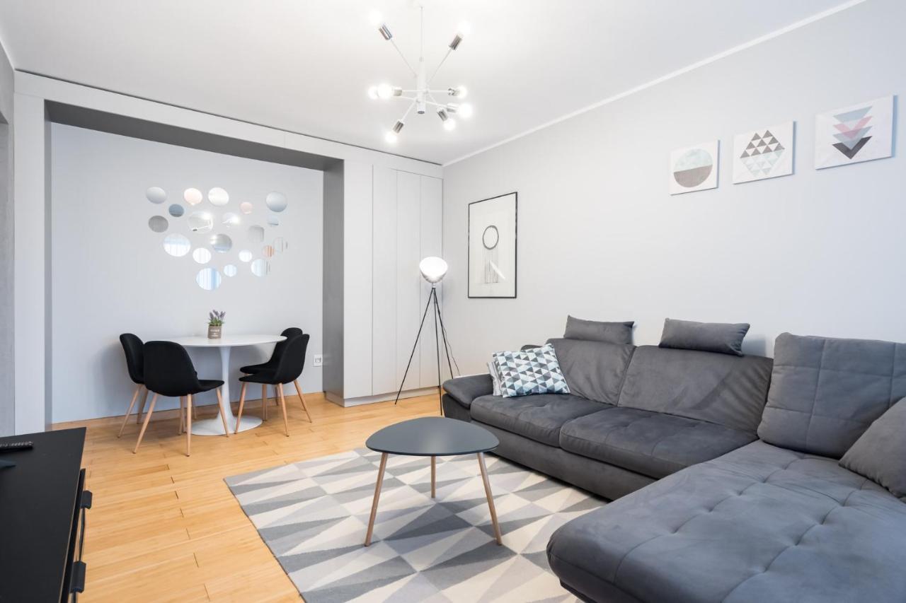 Happy Bubble I Timpuri Noi 1Br Apt 4 Ppl بوخارست المظهر الخارجي الصورة